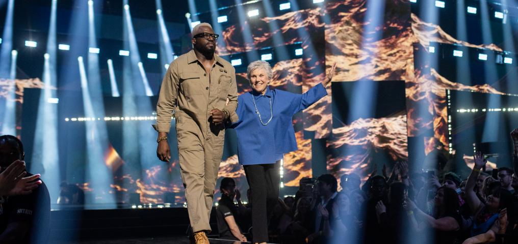 Anne Murray at the JUNO Awards (Photo: CARAS)